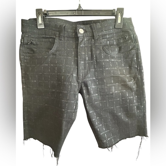 1017 ALYX 9SM Black Denim Raw Hem Cut Off Shorts Size 30 - Picture 1 of 7